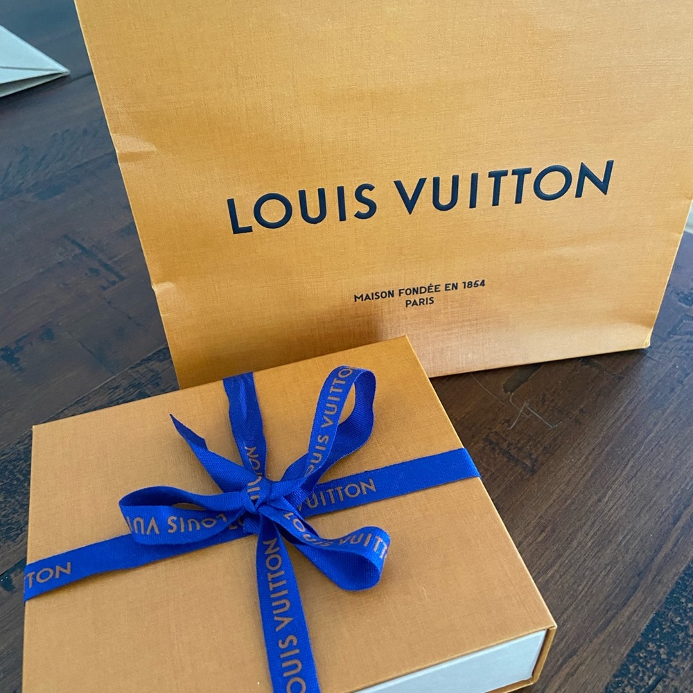 Louis Vuitton Victorine Black Embossed Monogram Wallet - Picture 14 of 16